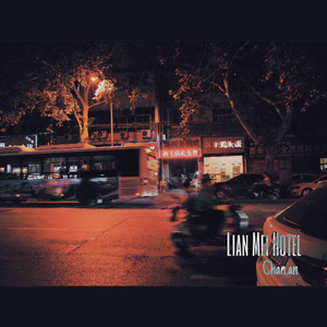 裸体暴乳家政妇
