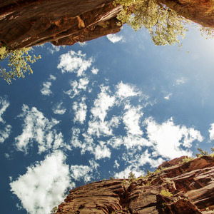 裸体暴乳家政妇
